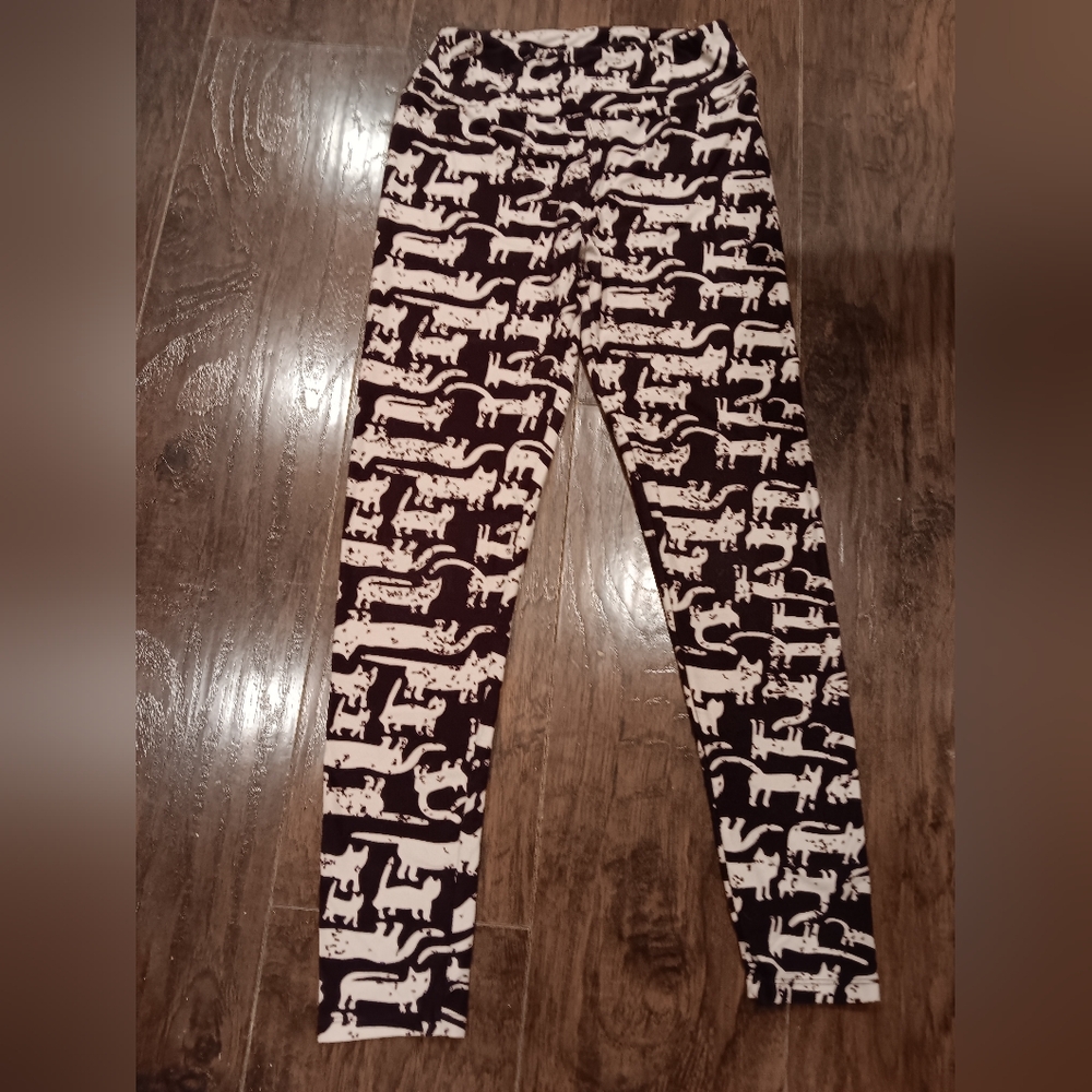 LuLaRoe Cat Print Leggings